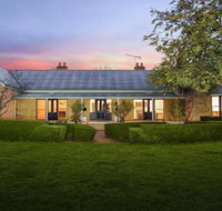 Sutton Downs renovated country home on 100 acres - Accommodation Nelson Bay