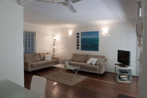 Absolute Beachfront Mooloolaba - Accommodation Nelson Bay 5