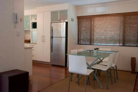 Absolute Beachfront Mooloolaba - Accommodation Nelson Bay 6