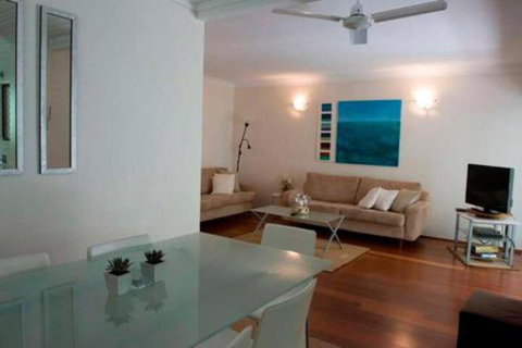 Absolute Beachfront Mooloolaba - Accommodation Nelson Bay 3