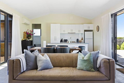 Embracing Evandale - Accommodation Nelson Bay 6