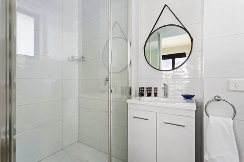 Embracing Evandale - Accommodation Nelson Bay 2