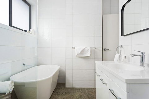 Embracing Evandale - Accommodation Nelson Bay 3