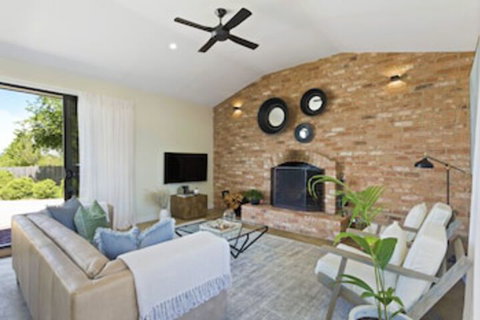 Embracing Evandale - Accommodation Nelson Bay 0