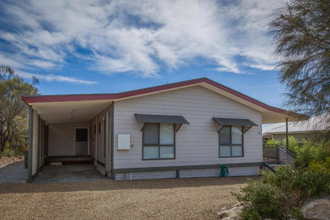 Desert Pea - Accommodation Nelson Bay 6