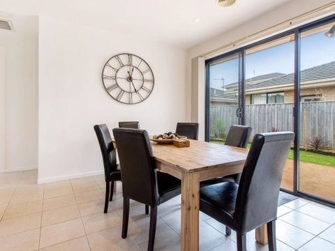 COASTAL HAVEN DROMANA - Nelson Bay Accommodation.com 2