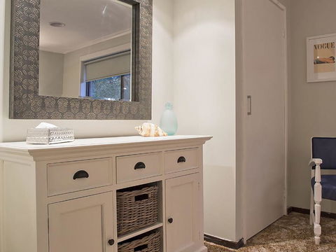 ROANJOKA DROMANA.... - Accommodation Nelson Bay 2