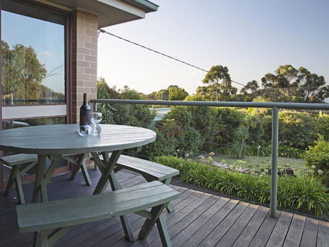 ROANJOKA DROMANA.... - Accommodation Nelson Bay 5