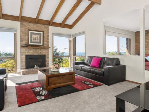VIEWS At MCCRAE..... - Accommodation Nelson Bay 6