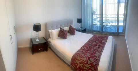 RNR Light Square - Accommodation Nelson Bay 2