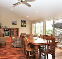 BEACHSIDE VILLA 2 - Accommodation Nelson Bay