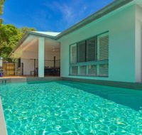 CANOPY HOUSE at PALM COVE - Accommodation Nelson Bay