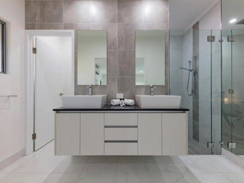 CANOPY HOUSE At PALM COVE - Accommodation Nelson Bay 2