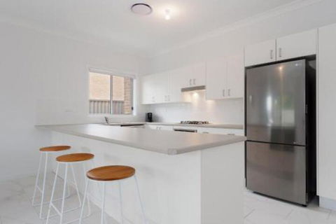 5B BENT STREET LARGE HOUSE WITH DUCTED AIR CON WIFI & FOXTEL - Nelson Bay Accommodation.com 5