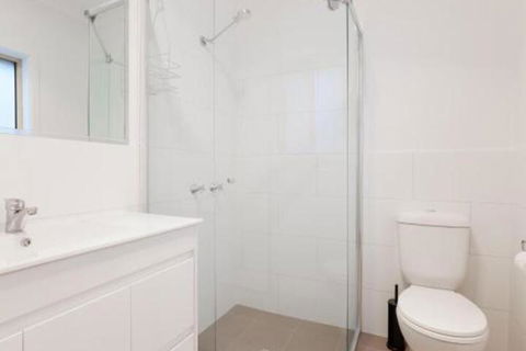 5B BENT STREET LARGE HOUSE WITH DUCTED AIR CON WIFI & FOXTEL - Nelson Bay Accommodation.com 2