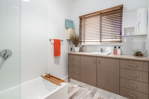 The Surf Shack - Accommodation Nelson Bay 2