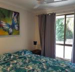 13 Coora Court Sleeps 6 pool air con pets - Accommodation Nelson Bay