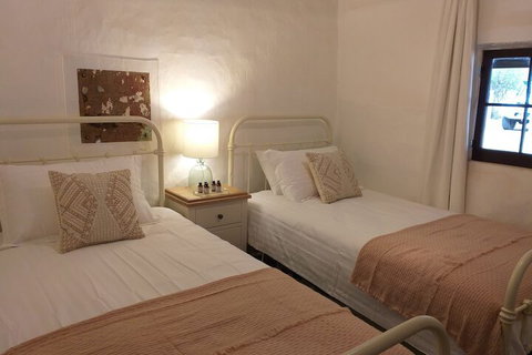 Pines Cottage - Accommodation Nelson Bay 4