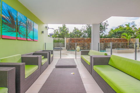 Stunning Ground Floor City Apartment - Accommodation Nelson Bay 2