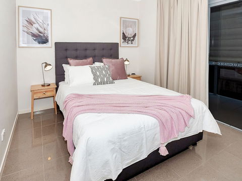 Stunning Ground Floor City Apartment - Accommodation Nelson Bay 5