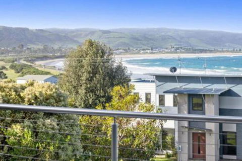 SEA SPECTACULAR Seconds From The Beach! - Accommodation Nelson Bay 5