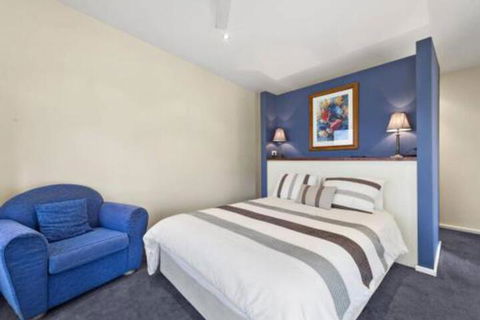 SEA SPECTACULAR Seconds From The Beach! - Accommodation Nelson Bay 4