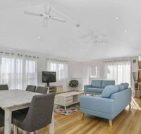 SEAVIEW ocean views from a modern townhouse - Accommodation Nelson Bay