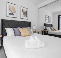 Taste of Art Stunning Townhouse Stayatmoonee Ponds - Accommodation Nelson Bay