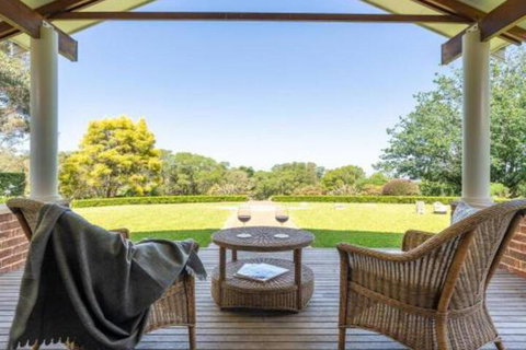 Jaspers Brush Tranquil Gardens & Stunning Views - Accommodation Nelson Bay 0