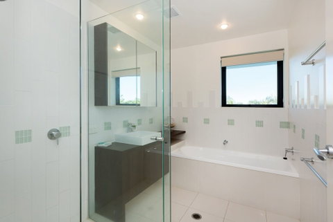 Stylish Beach Side Apartment Unit 5 33 Lorikeet Drive - Accommodation Nelson Bay 2