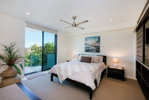 Stylish Beach Side Apartment Unit 5 33 Lorikeet Drive - Accommodation Nelson Bay 1