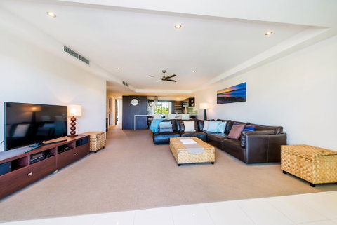 Stylish Beach Side Apartment Unit 5 33 Lorikeet Drive - Accommodation Nelson Bay 4