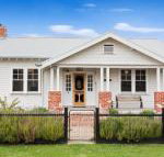 Inis Mor NEW LISTING in the heart of Apollo Bay - Accommodation Nelson Bay