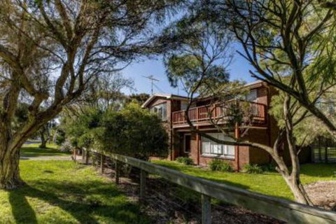 HIP NAUTIC 100 Metres To Beach - Nelson Bay Accommodation.com 2