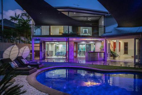 Absolute Lakefront Port Douglas - Accommodation Nelson Bay 6