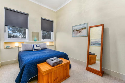 The Jazz B & B - Accommodation Nelson Bay 3
