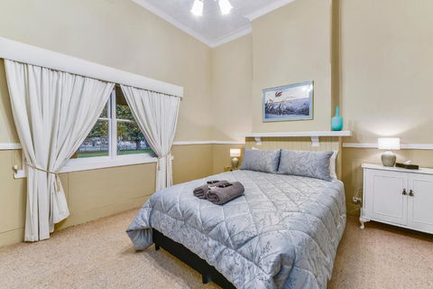 The Jazz B & B - Accommodation Nelson Bay 2