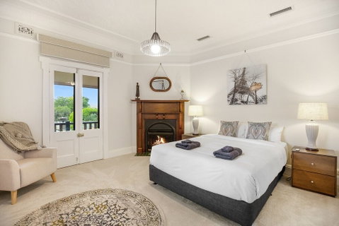 Magnificent Cotillion By Your Innkeeper - Accommodation Nelson Bay 4
