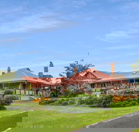 Magnificent Cotillion by Your Innkeeper - Accommodation Nelson Bay