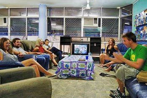 Nomads Esplanade Backpackers Hostel Cairns - Accommodation Nelson Bay 3