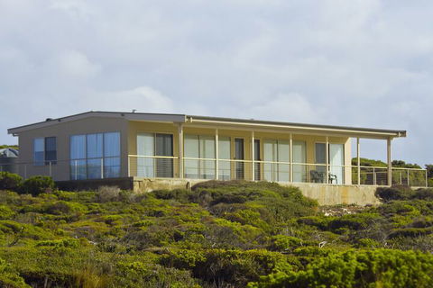 Hanson Bay Wildlife Sanctuary And Cabins - Accommodation Nelson Bay 3