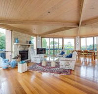 Latham Beach House - Accommodation Nelson Bay