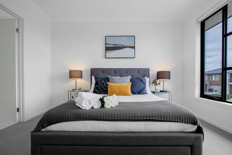 108spacious Point Cook Estate4br2btdoublegarage - Accommodation Nelson Bay 4