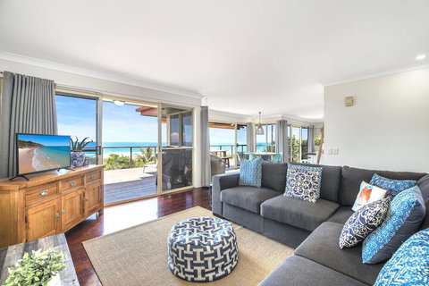 Blue Haven - 7 Egret Street - Accommodation Nelson Bay 4