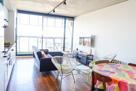 Modern 2BD W / City Views Pool Gym & Rooftop - Accommodation Nelson Bay 7