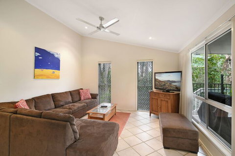 Beach Affair - 10 Callitris Crescent - Accommodation Nelson Bay 3