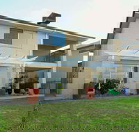 Waterfront Villa in Sanctuary Lakes - Accommodation Nelson Bay