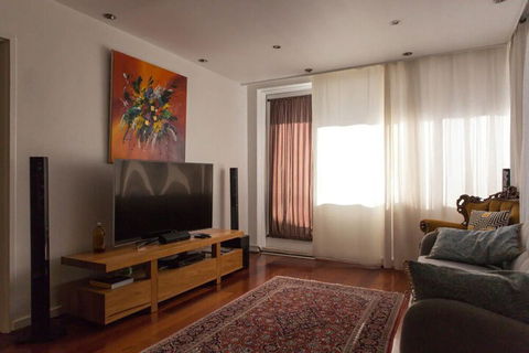 Bright & Spacious 2 Bedroom Apartment In Windsor - Accommodation Nelson Bay 3