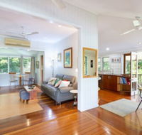 Edenvale Cottage in Beautiful Tropical - Accommodation Nelson Bay