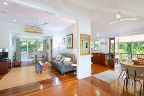 Edenvale Cottage In Beautiful Tropical - Accommodation Nelson Bay 0